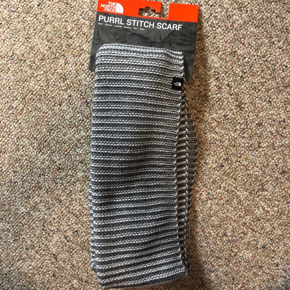 🆕 The North Face Purrl Stitch Scarf - Picture 2 of 12
